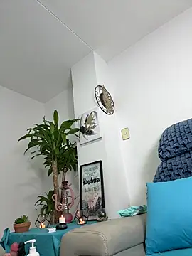 Snapshot of jamilaross chatting on 02-13-25, 04:11 jamilaross online show from 02-13-25, 04:11