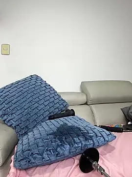 Snapshot of jamilaross chatting on 02-15-25, 04:47 jamilaross online show from 02-15-25, 04:47