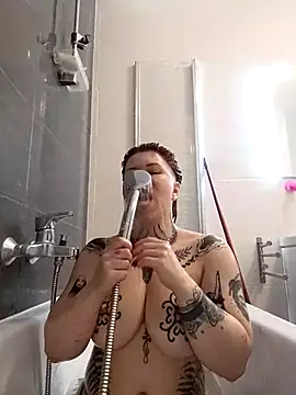 divine eve online show from 04-18-26, 11:36