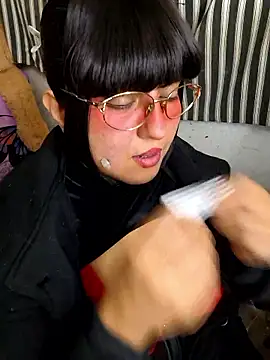 Snapshot of Derry_Cooper chatting on 01-11-26, 02:44 Derry Cooper online show from 01-11-26, 02:44