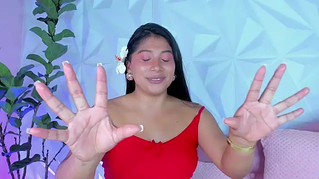 Snapshot of LinnaGardenia chatting on 01-20-25, 04:55 LinnaGardenia online show from 01-20-25, 04:55