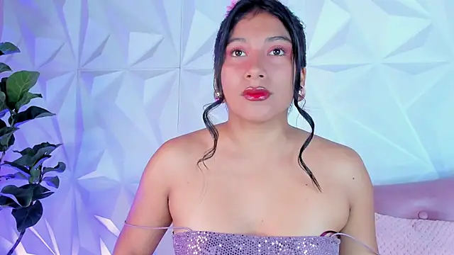 Snapshot of LinnaGardenia chatting on 01-25-25, 02:14 LinnaGardenia online show from 01-25-25, 02:14