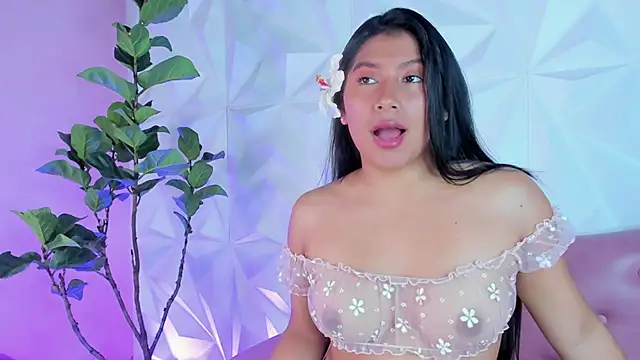 Snapshot of LinnaGardenia chatting on 02-07-25, 01:11 LinnaGardenia online show from 02-07-25, 01:11