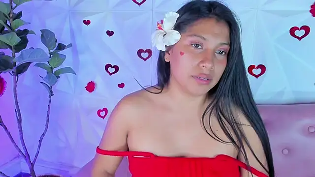 Snapshot of LinnaGardenia chatting on 02-14-25, 05:25 LinnaGardenia online show from 02-14-25, 05:25