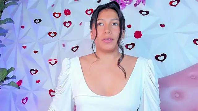 Snapshot of LinnaGardenia chatting on 02-19-25, 04:55 LinnaGardenia online show from 02-19-25, 04:55