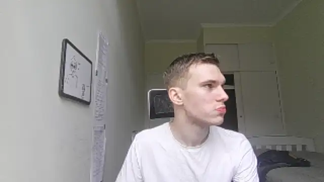 Snapshot of bluegaze6 chatting on 10-10-25, 12:20 bluegaze6 online show from 10-10-25, 12:20