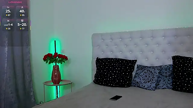 Snapshot of TamarraFox chatting on 11-07-25, 04:34 TamarraFox online show from 11-07-25, 04:34