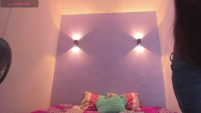 Snapshot of Sofia_Clauss_ chatting on 12-12-24, 05:10 Sofia Clauss online show from 12-12-24, 05:10