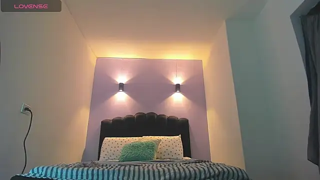 Snapshot of Sofia_Clauss_ chatting on 09-11-25, 02:11 Sofia Clauss online show from 09-11-25, 02:11