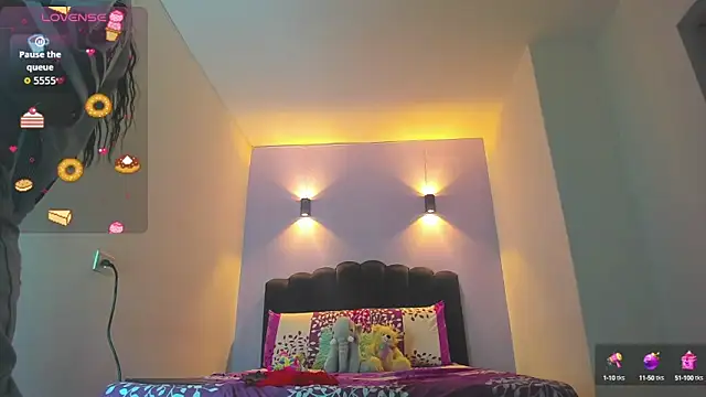 Snapshot of Sofia_Clauss_ chatting on 09-17-25, 04:14 Sofia Clauss online show from 09-17-25, 04:14