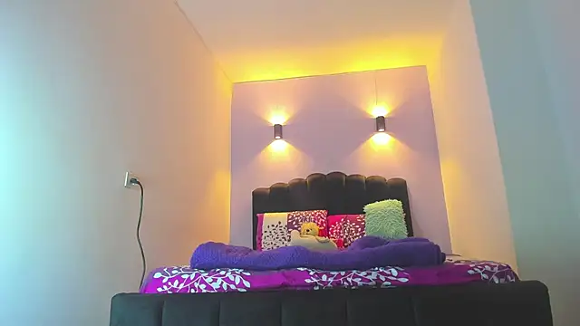 Snapshot of Sofia_Clauss_ chatting on 09-20-25, 04:24 Sofia Clauss online show from 09-20-25, 04:24