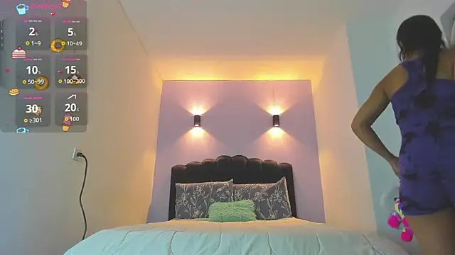 Snapshot of Sofia_Clauss_ chatting on 10-07-25, 04:31 Sofia Clauss online show from 10-07-25, 04:31