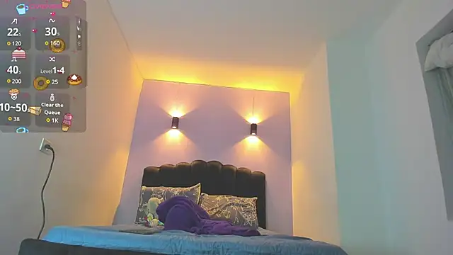 Snapshot of Sofia_Clauss_ chatting on 10-14-25, 04:13 Sofia Clauss online show from 10-14-25, 04:13