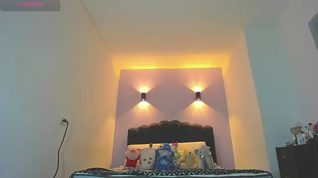 Sofia Clauss  online show from 04-11-26, 05:12