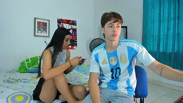 Snapshot of AlessandroDybala chatting on 06-22-26, 01:52 AlessandroDybala online show from 06-22-26, 01:52