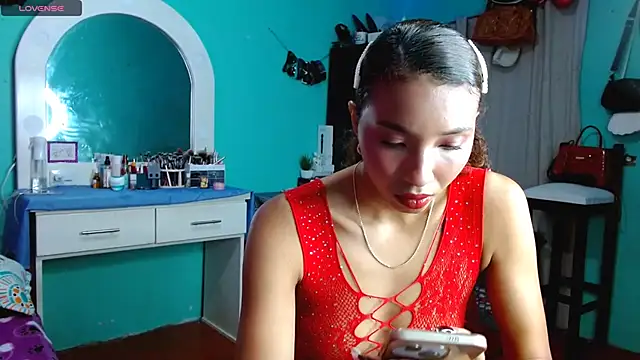 sensitive brunette online show from 11-06-25, 09:37