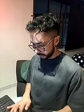 Tom cooper  online show from 11-30-25, 02:48