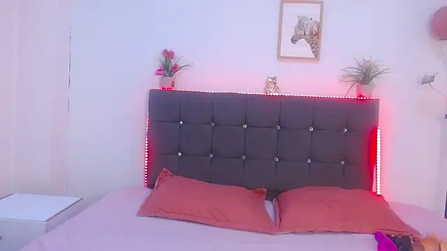 candy lux  online show from 07-15-26, 07:30