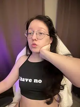 emigooflordXD online show from 12-18-24, 06:32