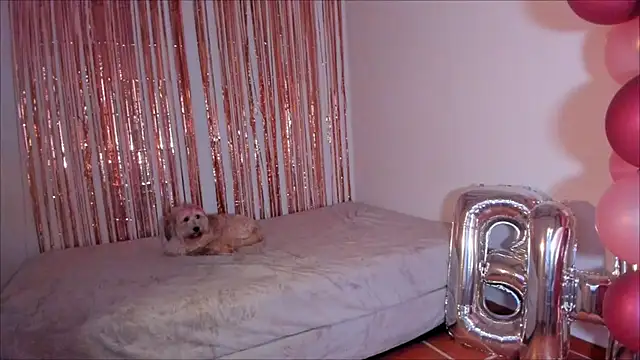 Snapshot of Lauren_A chatting on 01-04-25, 07:34 Lauren A online show from 01-04-25, 07:34