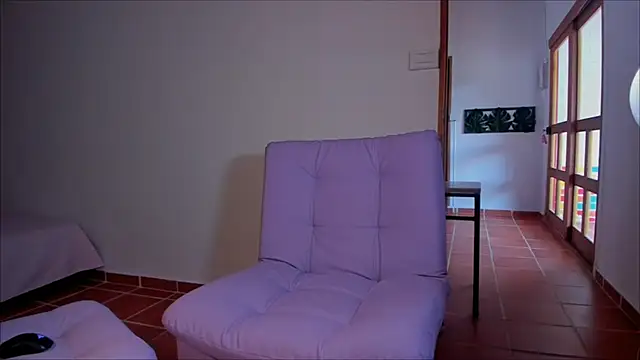 Snapshot of Lauren_A chatting on 01-14-25, 08:37 Lauren A online show from 01-14-25, 08:37