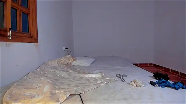 Snapshot of Lauren_A chatting on 01-31-25, 12:39 Lauren A online show from 01-31-25, 12:39