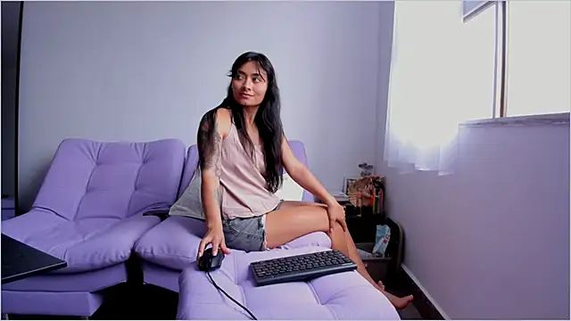 Snapshot of Lauren_A chatting on 09-12-25, 07:36 Lauren A online show from 09-12-25, 07:36