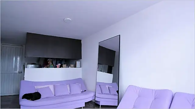 Snapshot of Lauren_A chatting on 09-15-25, 07:36 Lauren A online show from 09-15-25, 07:36