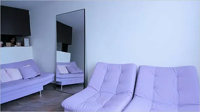 Snapshot of Lauren_A chatting on 09-17-25, 03:35 Lauren A online show from 09-17-25, 03:35