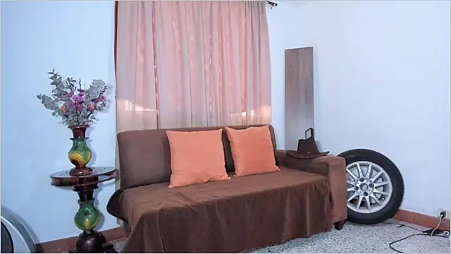 Snapshot of Lauren_A chatting on 10-22-25, 02:39 Lauren A online show from 10-22-25, 02:39