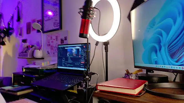 Snapshot of mollyshake1 chatting on 03-10-26, 07:02 mollyshake1 online show from 03-10-26, 07:02