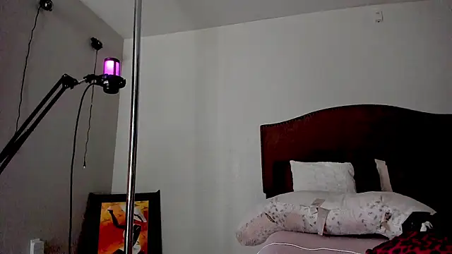 yiauana online show from 10-28-25, 10:23