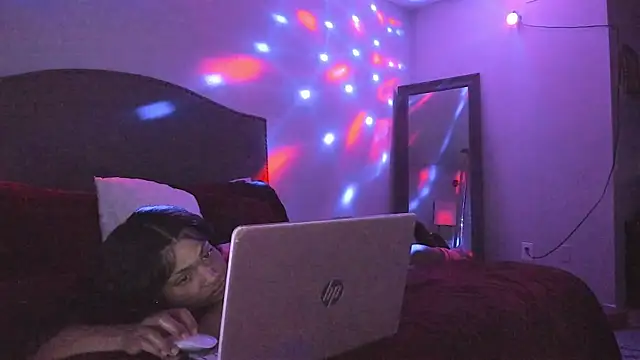 yiauana online show from 04-26-26, 06:55