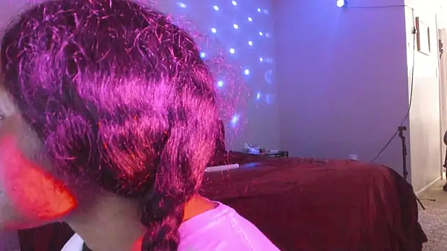 yiauana online show from 05-19-26, 03:35