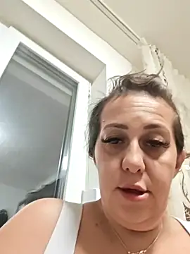 Snapshot of AvaLloyd chatting on 10-29-25, 01:52 AvaLloyd online show from 10-29-25, 01:52