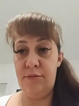 Snapshot of AvaLloyd chatting on 11-17-25, 01:33 AvaLloyd online show from 11-17-25, 01:33