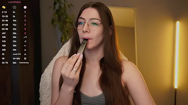 Ester Hill online show from 04-25-26, 06:38