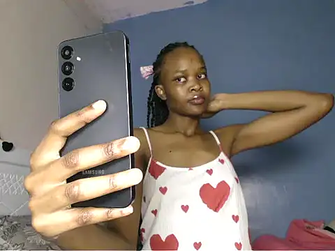 Snapshot of cyberbunnie chatting on 10-11-25, 08:29 cyberbunnie online show from 10-11-25, 08:29