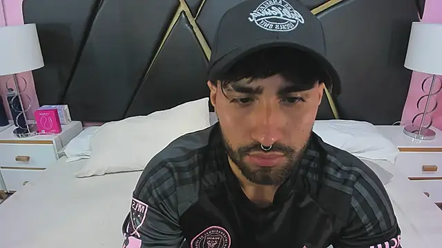 MilanZaire online show from 11-26-25, 12:33