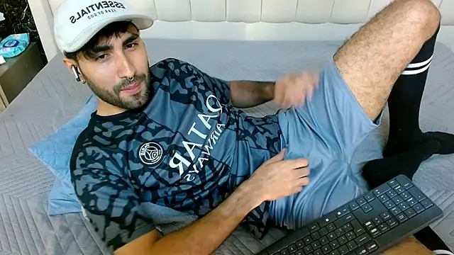 MilanZaire online show from 12-15-25, 10:58