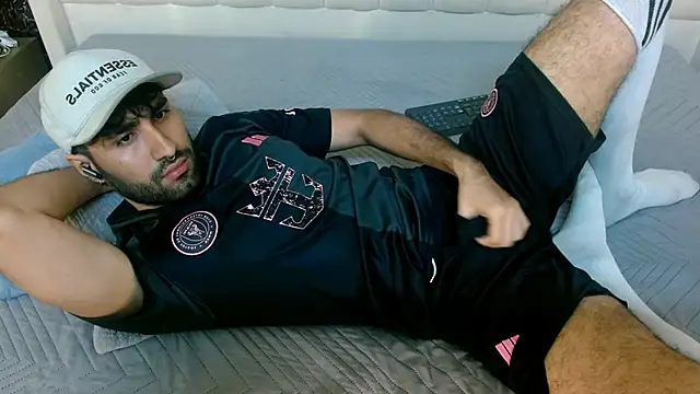 MilanZaire online show from 12-18-25, 01:55