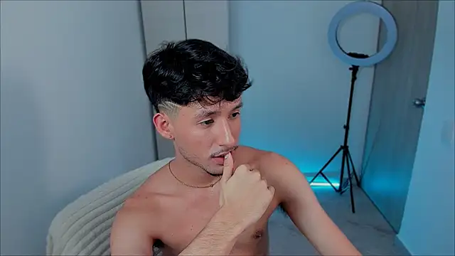 Snapshot of dimitri_targaryen chatting on 12-17-24, 02:44 dimitri targaryen online show from 12-17-24, 02:44