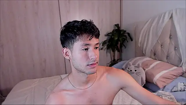 Snapshot of dimitri_targaryen chatting on 09-18-25, 01:18 dimitri targaryen online show from 09-18-25, 01:18