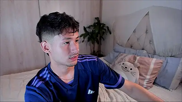 Snapshot of dimitri_targaryen chatting on 09-22-25, 09:22 dimitri targaryen online show from 09-22-25, 09:22