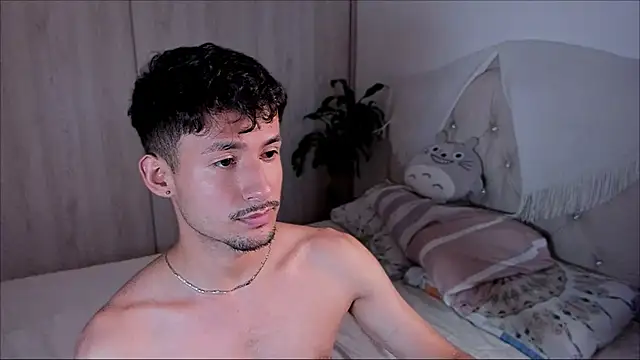 Snapshot of dimitri_targaryen chatting on 10-01-25, 04:46 dimitri targaryen online show from 10-01-25, 04:46