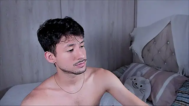 Snapshot of dimitri_targaryen chatting on 10-20-25, 06:30 dimitri targaryen online show from 10-20-25, 06:30