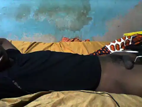 Snapshot of little__joy chatting on 02-21-25, 12:05 little  joy online show from 02-21-25, 12:05