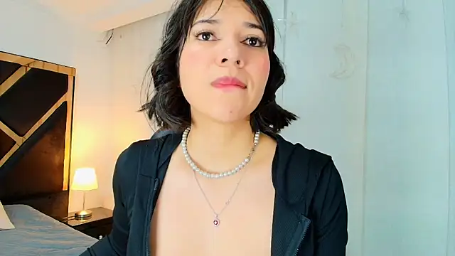 lina bedoya  online show from 06-09-26, 11:44