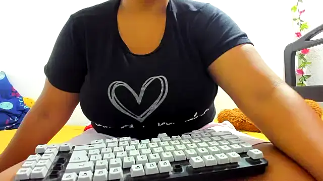 Snapshot of Kika_teem chatting on 01-19-26, 01:15 Kika teem online show from 01-19-26, 01:15