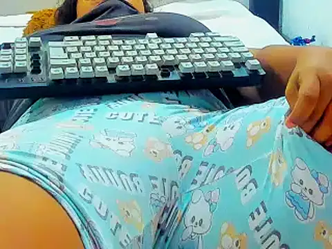 Kika teem online show from 06-13-26, 01:36